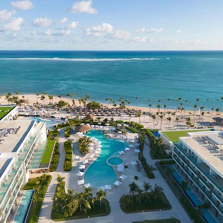 Serenade Punta Cana Beach & Spa Resort Exterior foto Aerial view of the hotel