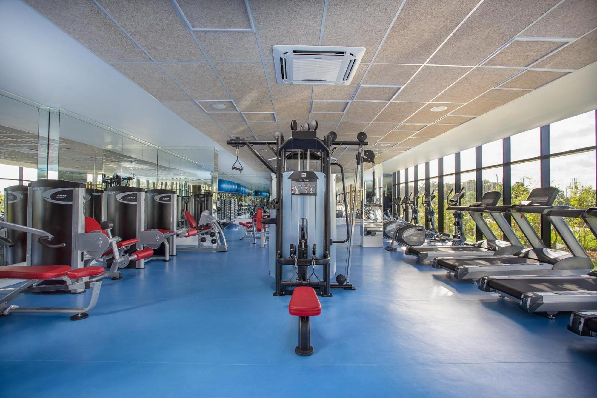Serenade Punta Cana Beach & Spa Resort Exterior foto The gym at the University of Roehampton