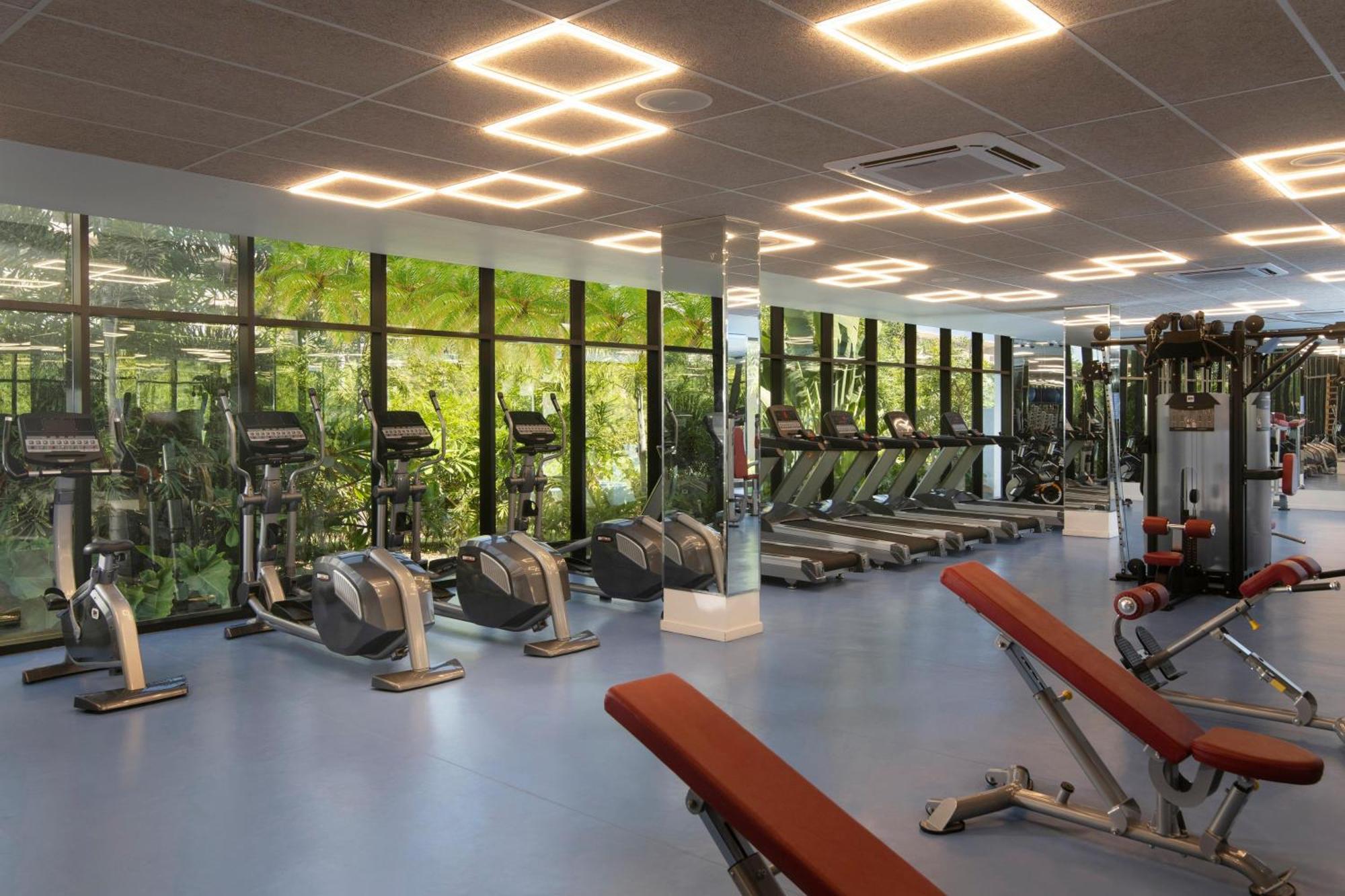 Serenade Punta Cana Beach & Spa Resort Exterior foto The gym at the University of Lille