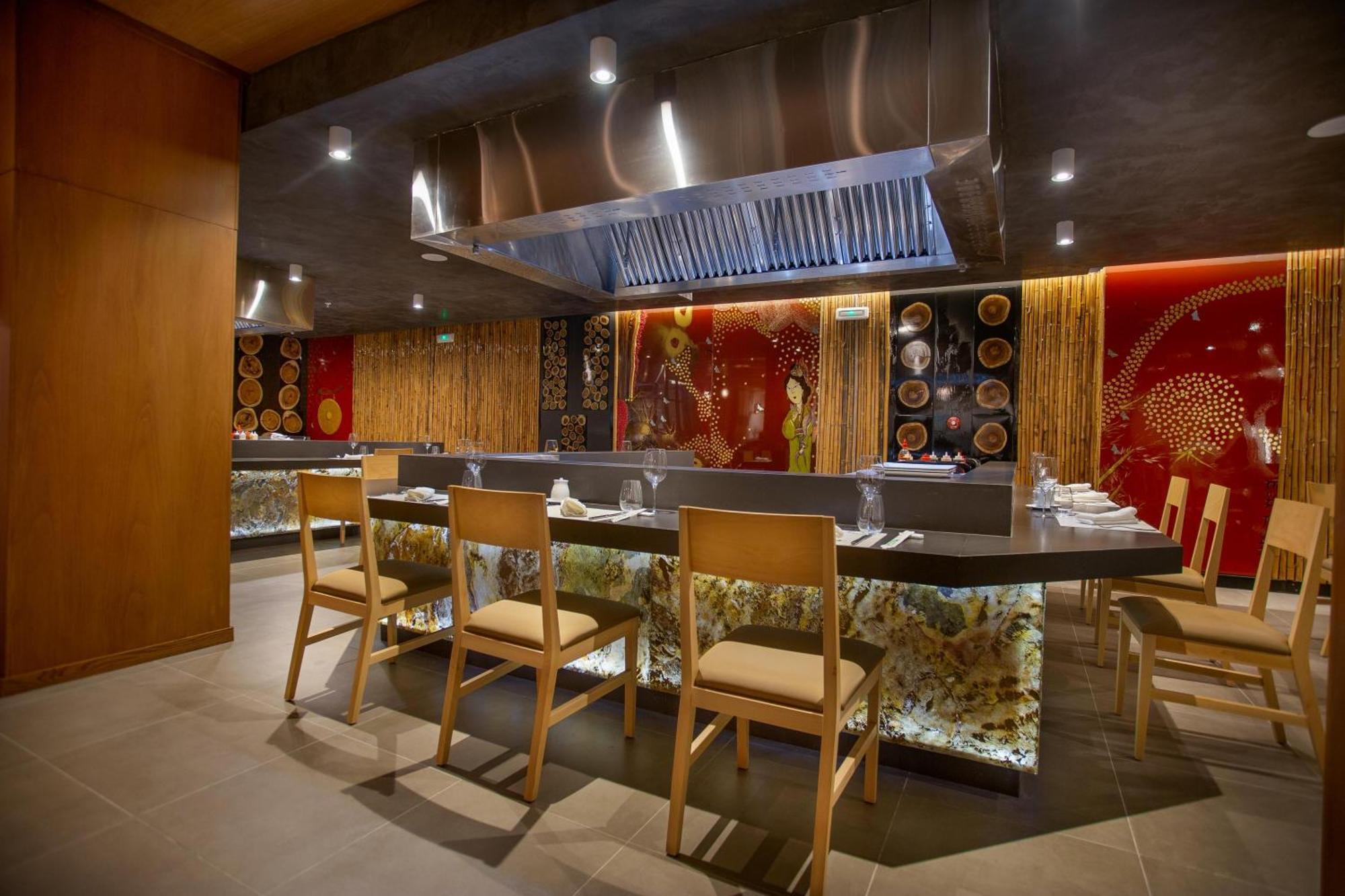 Serenade Punta Cana Beach & Spa Resort Exterior foto The restaurant's interior