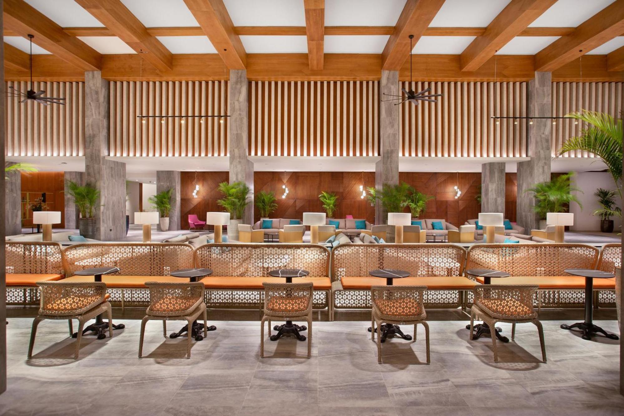 Serenade Punta Cana Beach & Spa Resort Exterior foto The lobby of the hotel