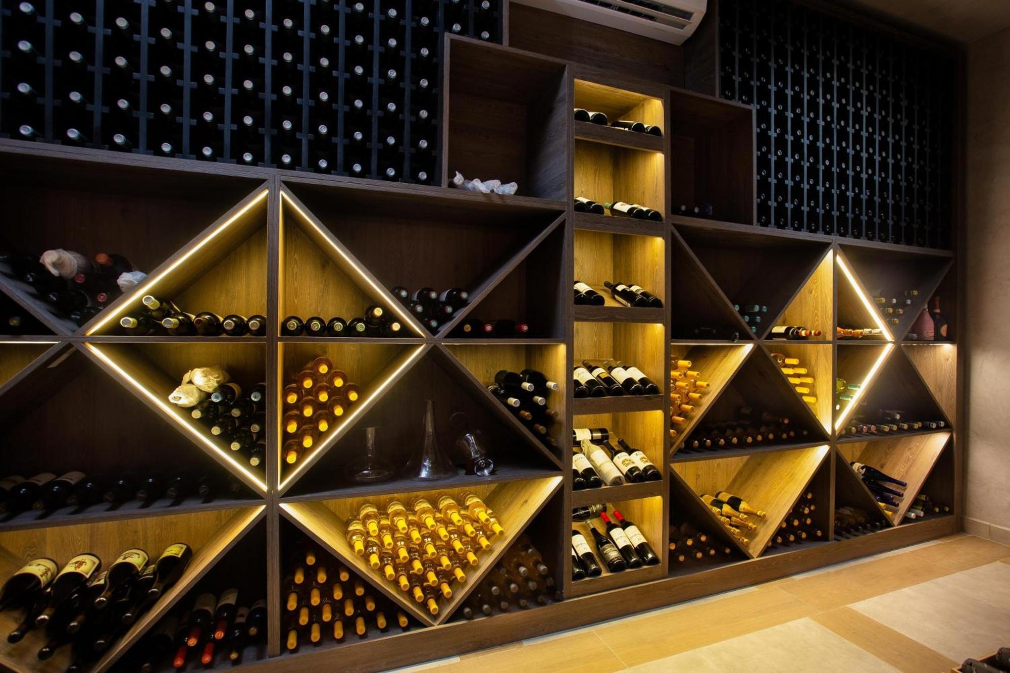 Serenade Punta Cana Beach & Spa Resort Exterior foto Wine cellar