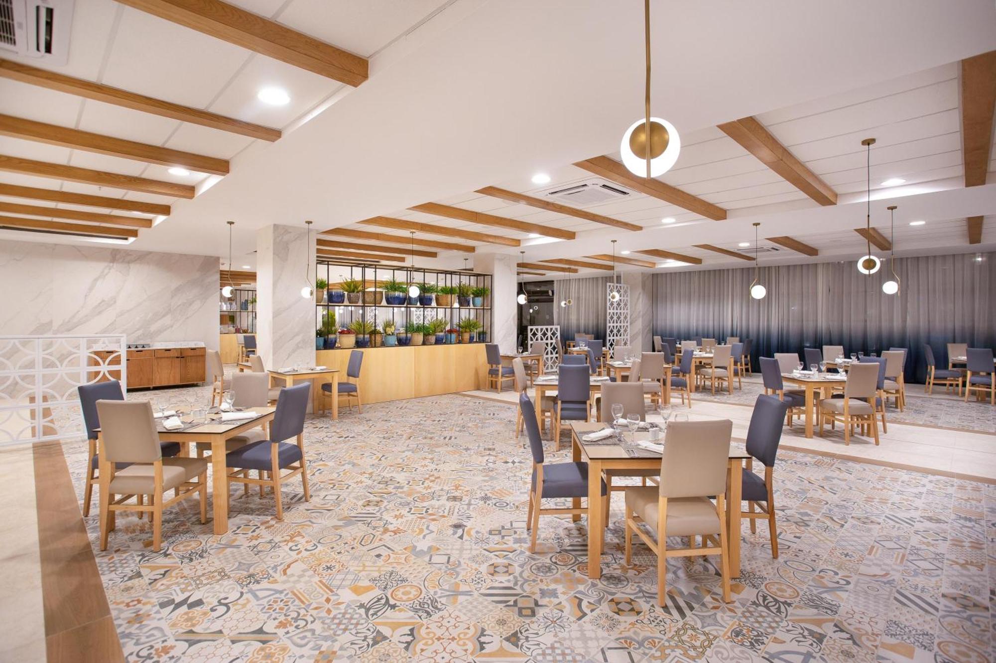 Serenade Punta Cana Beach & Spa Resort Exterior foto The interior of the lounge