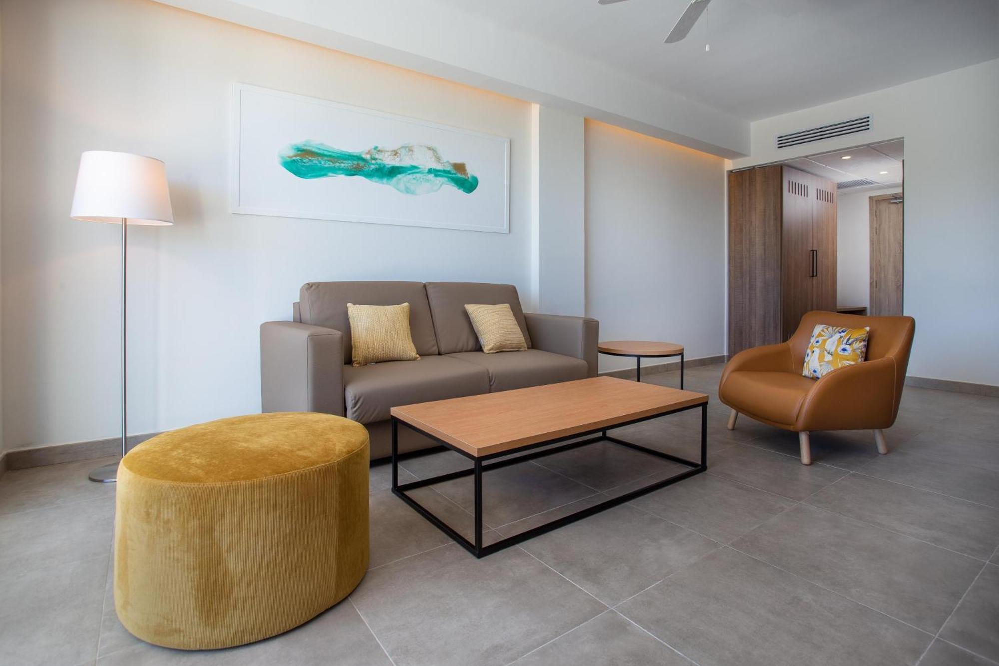 Serenade Punta Cana Beach & Spa Resort Exterior foto Living room