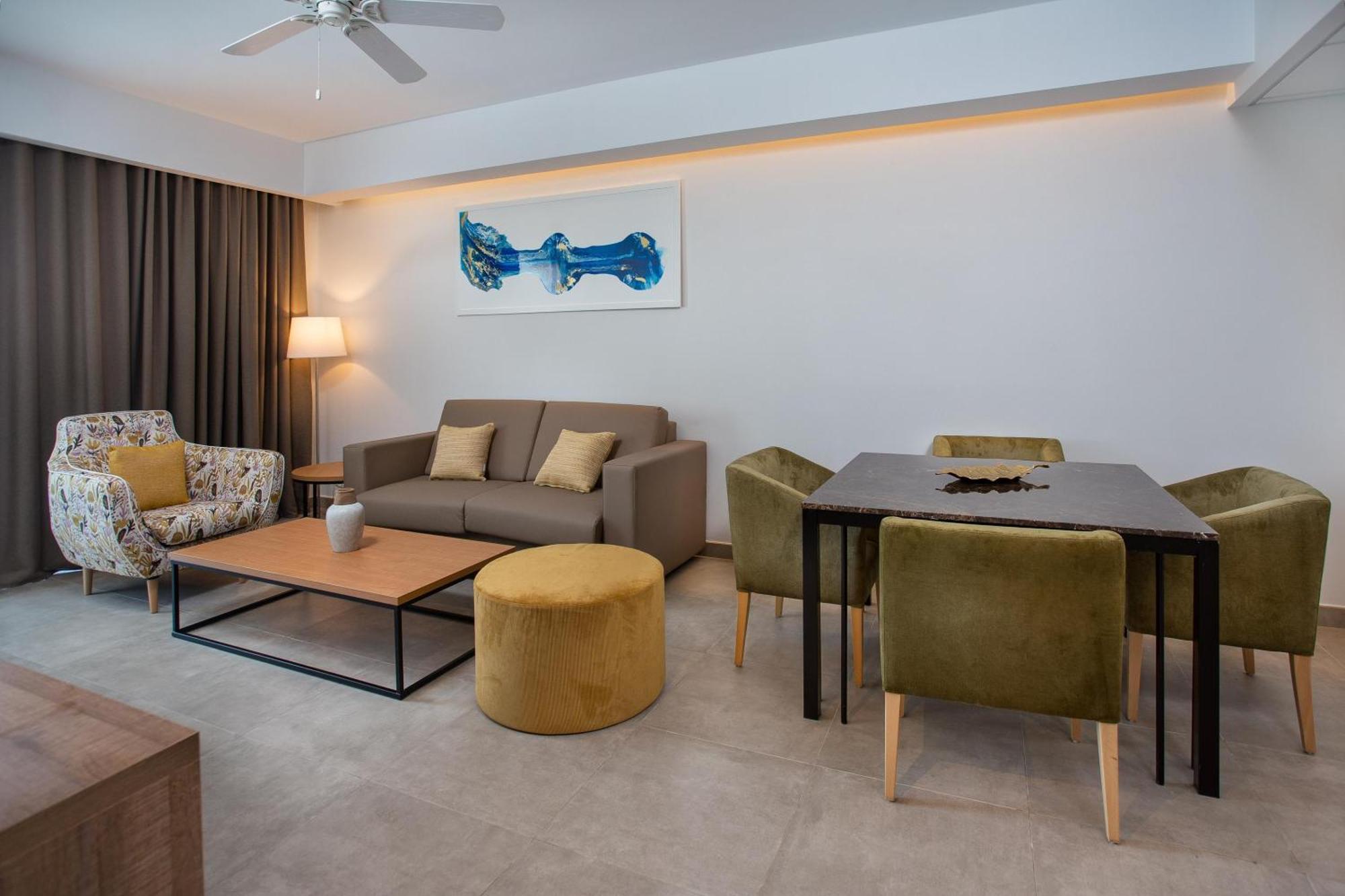 Serenade Punta Cana Beach & Spa Resort Exterior foto Living room