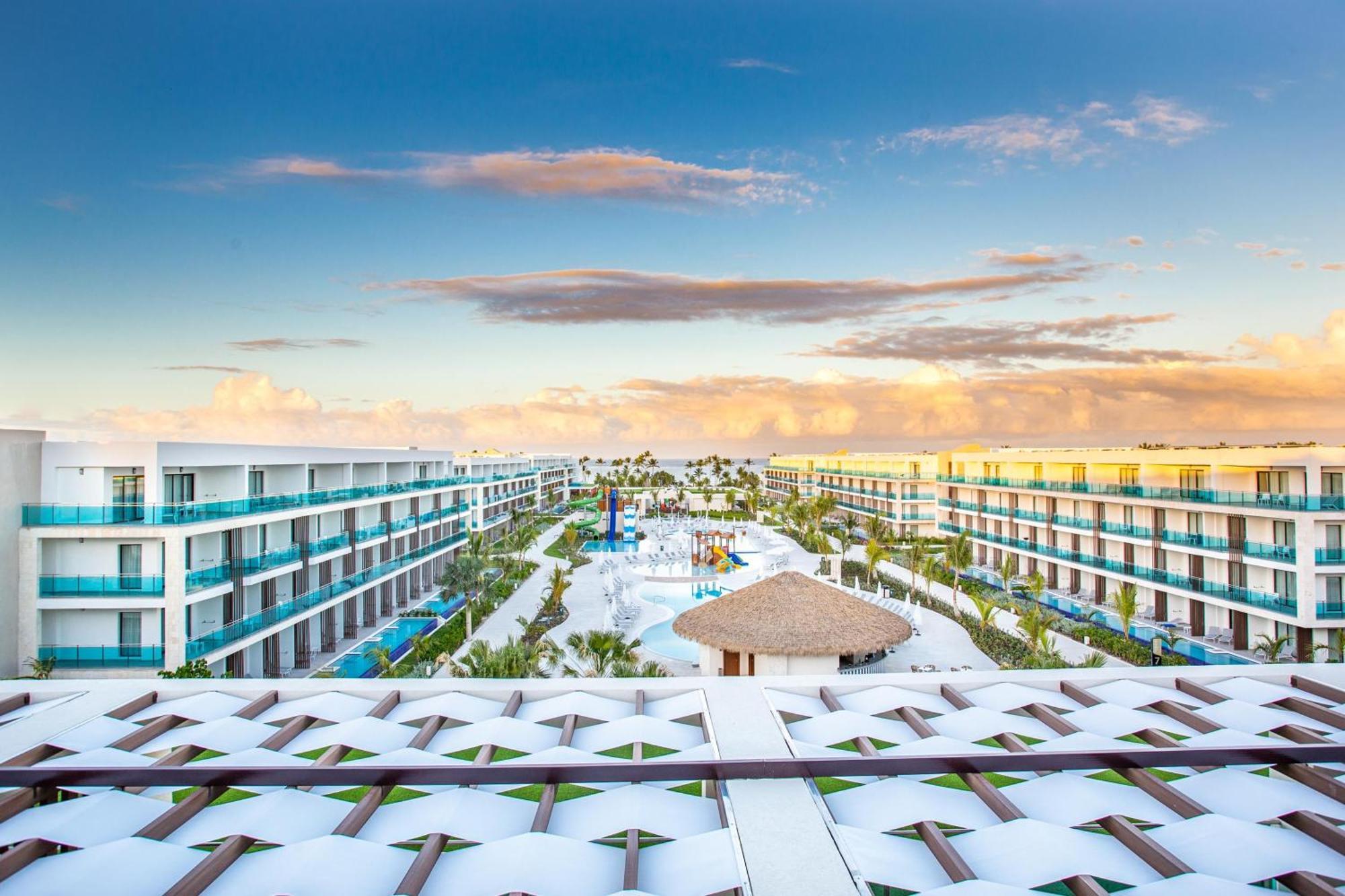 Serenade Punta Cana Beach & Spa Resort Exterior foto