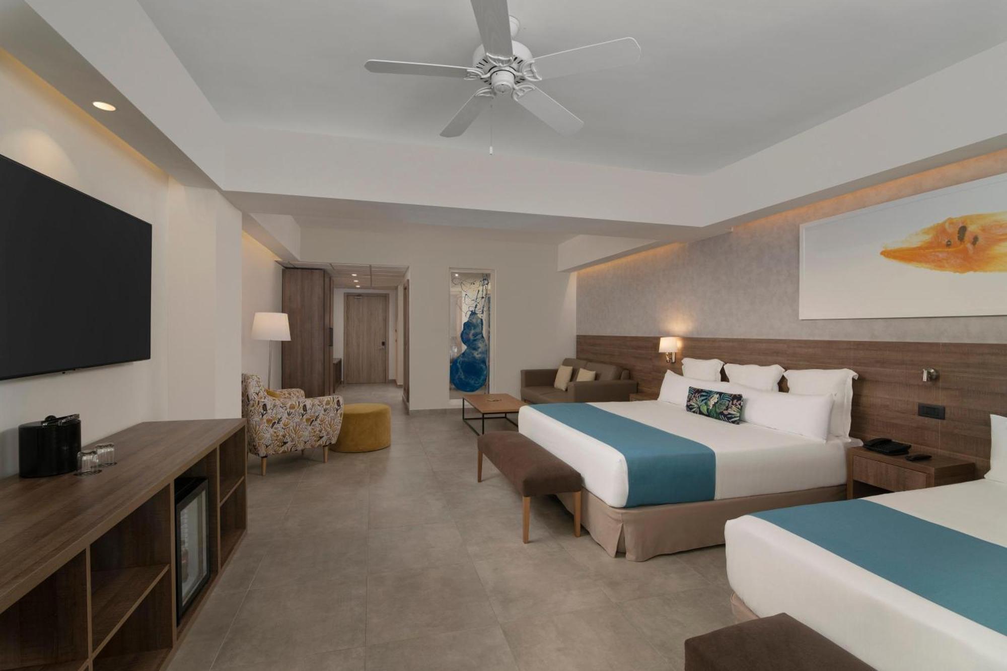 Serenade Punta Cana Beach & Spa Resort Exterior foto Family room