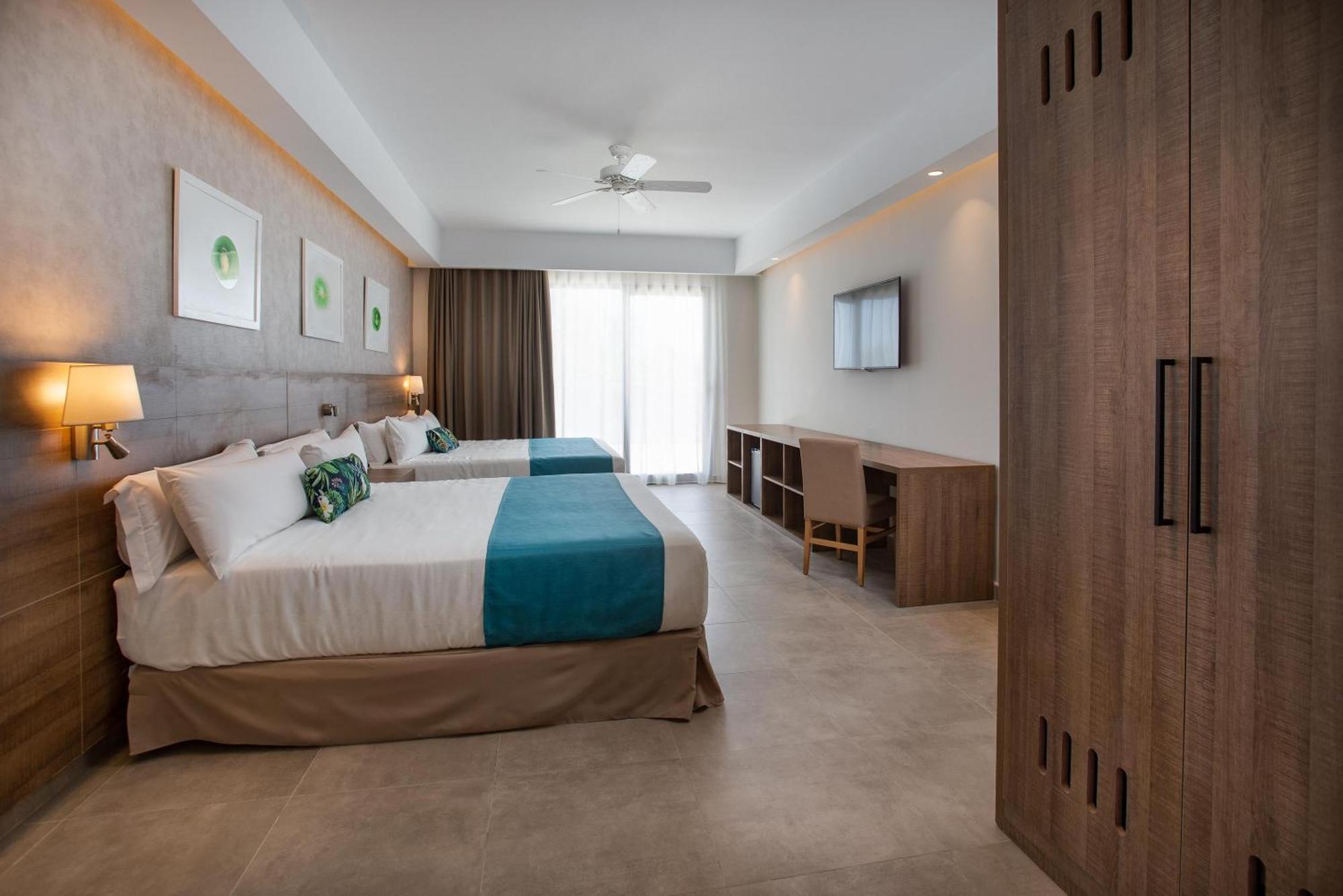 Serenade Punta Cana Beach & Spa Resort Exterior foto Junior Suite