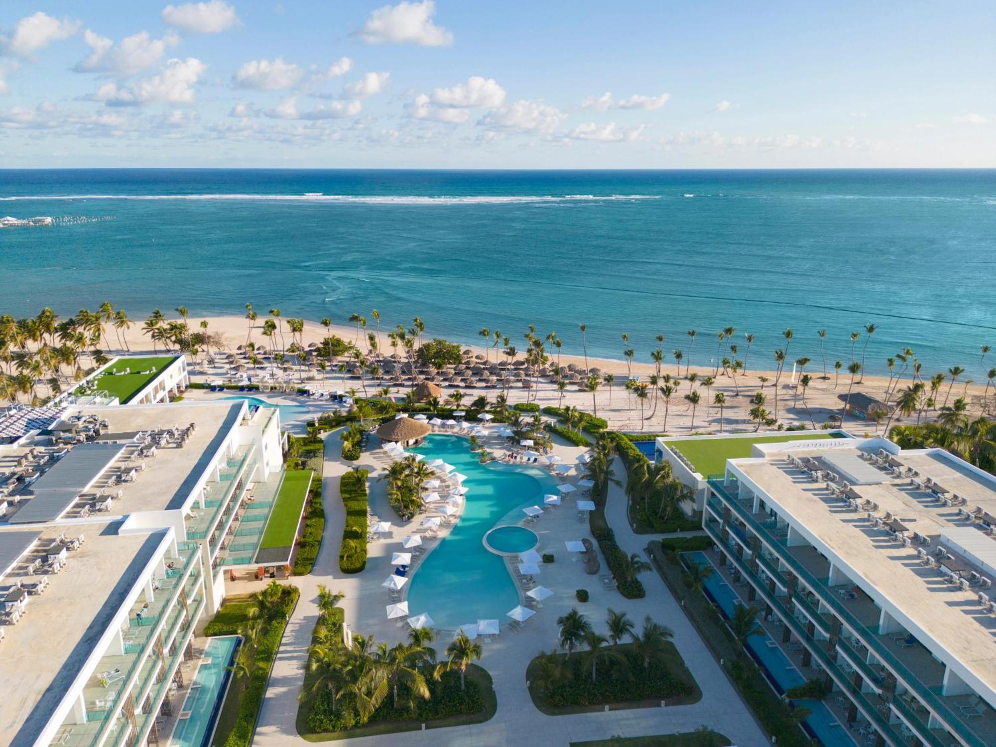 Serenade Punta Cana Beach & Spa Resort Exterior foto Aerial view of the hotel